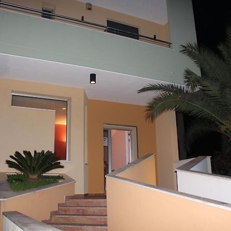 أليزيو B&B Via Gallipoli المظهر الخارجي الصورة